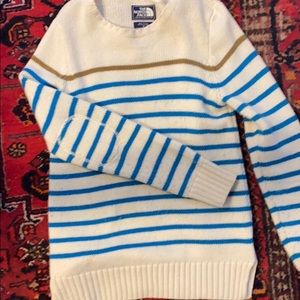 North face sweater